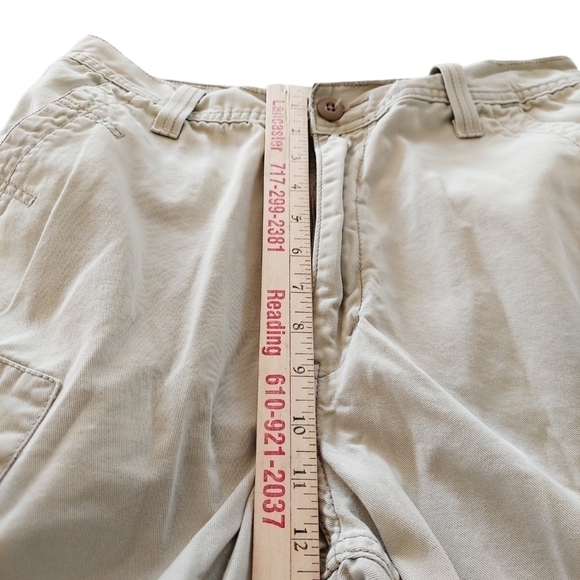 Levi's Mens Squad Cargo Shorts Size 32 Khaki Double Flap Back Pockets Hiking - Picture 8 of 16